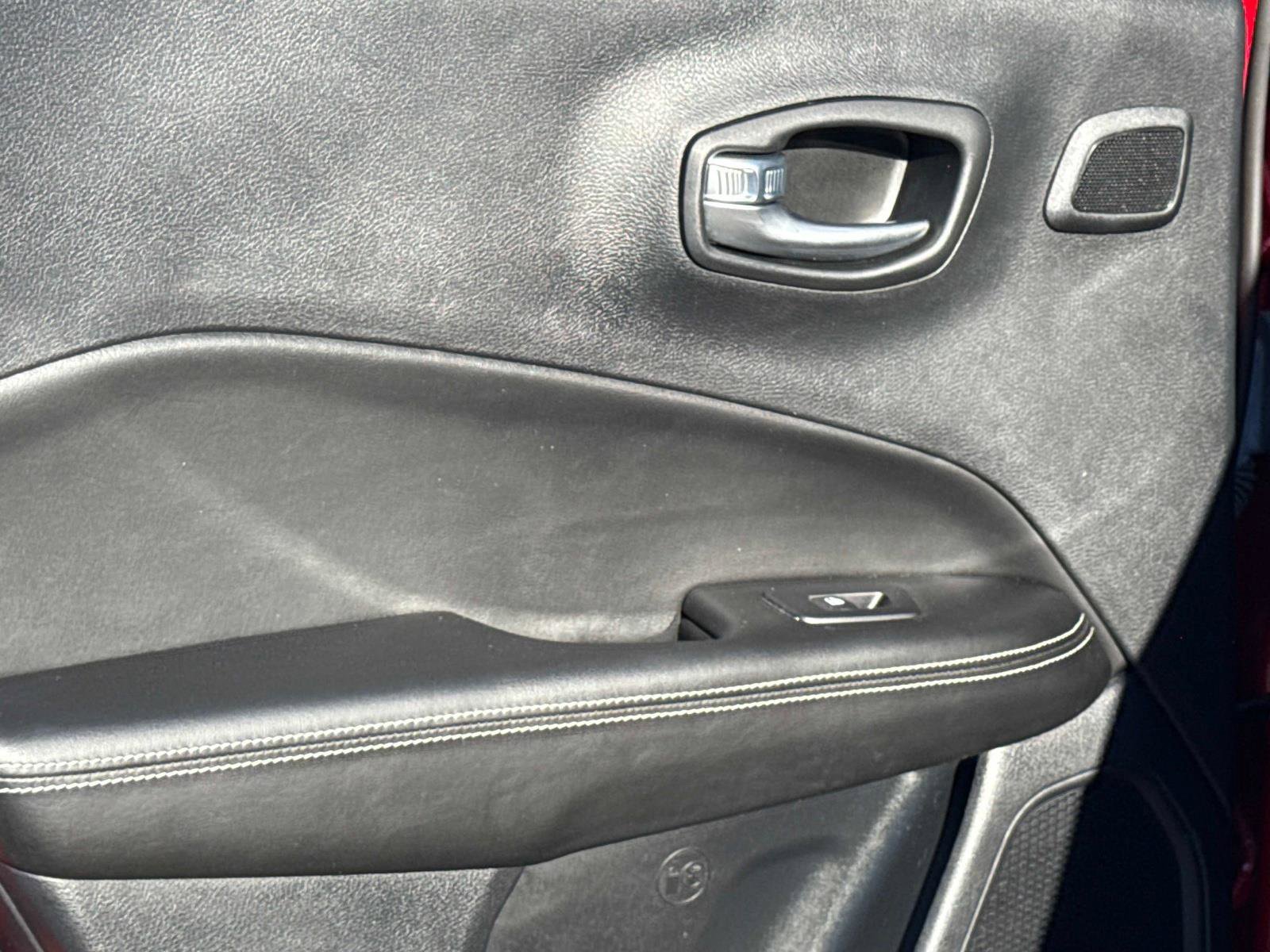 Used 2021 Jeep Compass Latitude w/ Sun and Sound Group image 12