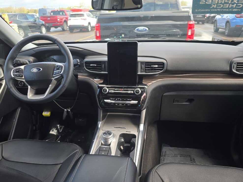 Used 2023 Ford Explorer Limited w/ Limited Technology Package AWD/4WD image 16