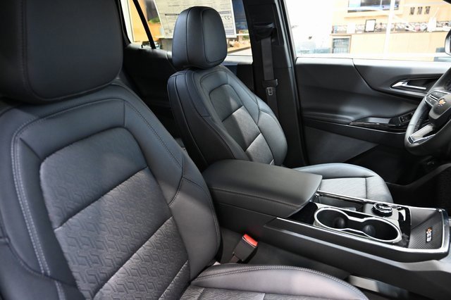 New 2026 Chevrolet Equinox LT w/ Convenience Package II image 8