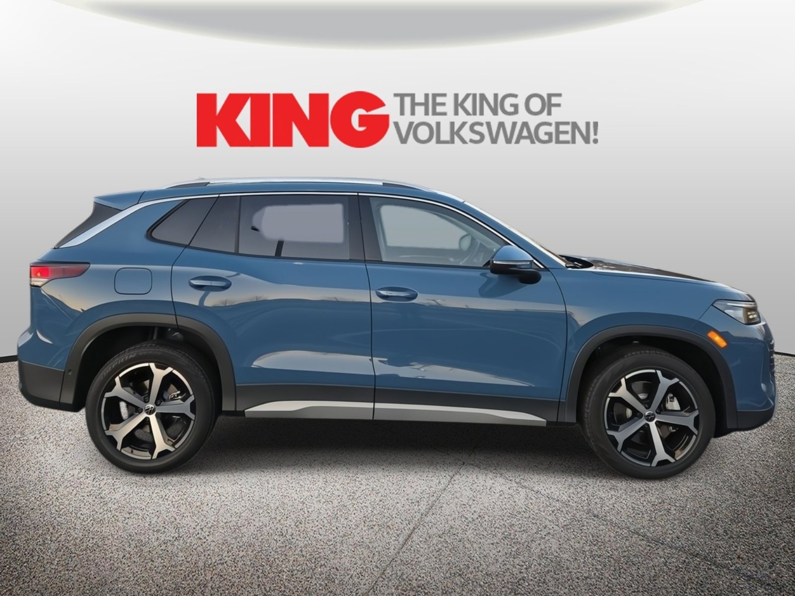 New 2026 Volkswagen Tiguan SE image 2