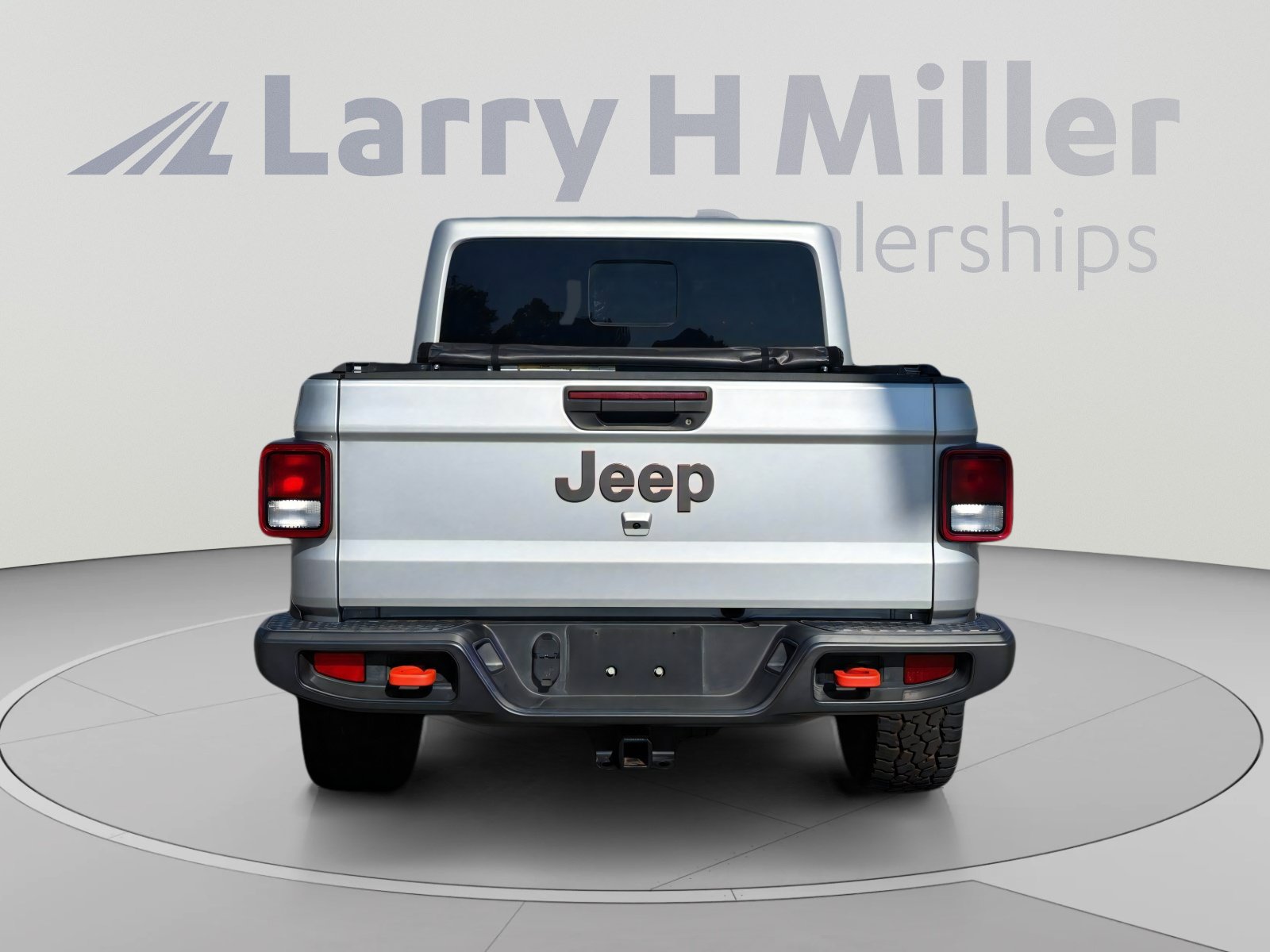 Used 2023 Jeep Gladiator Mojave w/ Cold Weather Group AWD/4WD image 5