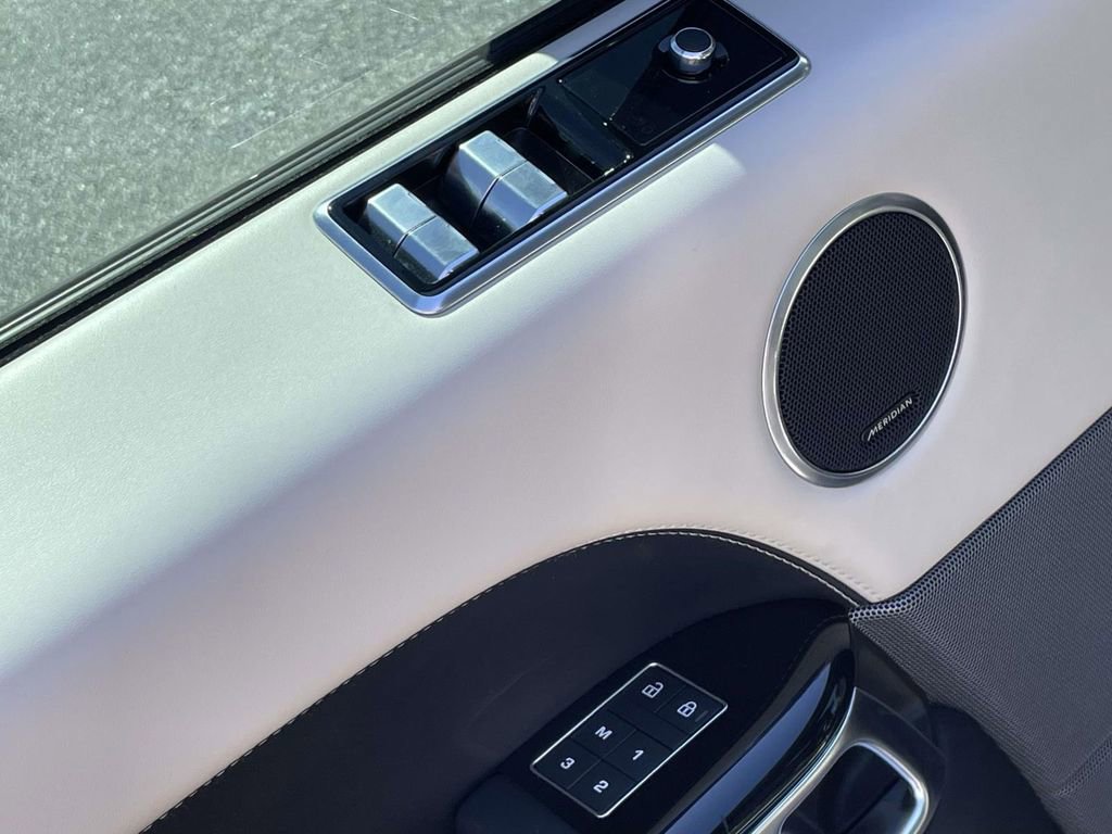 Used 2021 Land Rover Range Rover Sport HSE Dynamic image 16