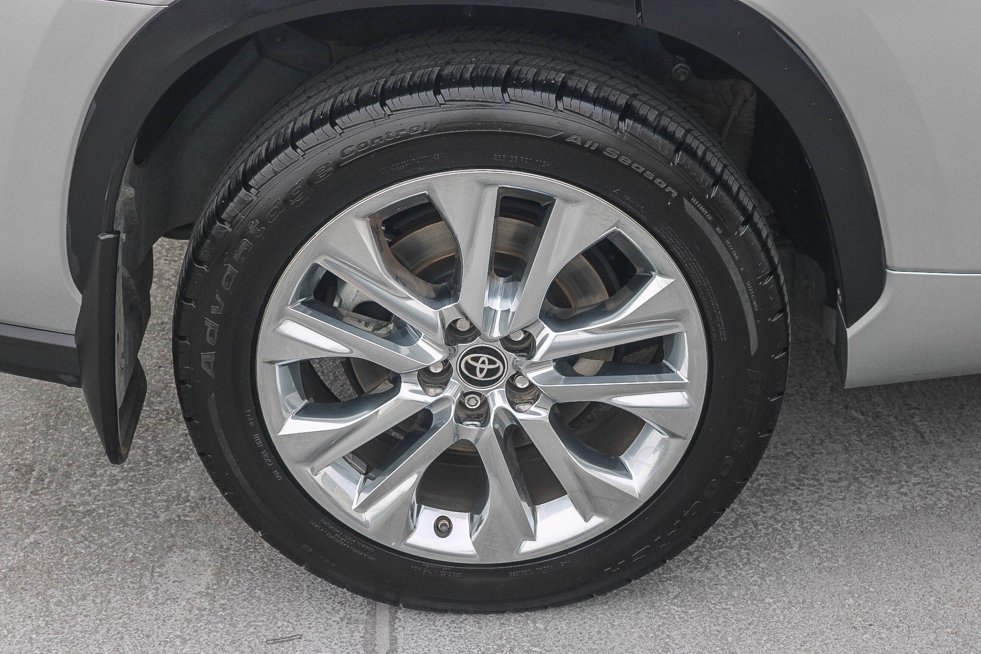 Used 2023 Toyota Highlander Limited AWD/4WD image 13