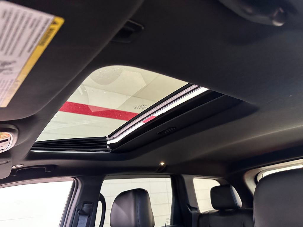 Certified 2022 Jeep Grand Cherokee Limited AWD/4WD image 9