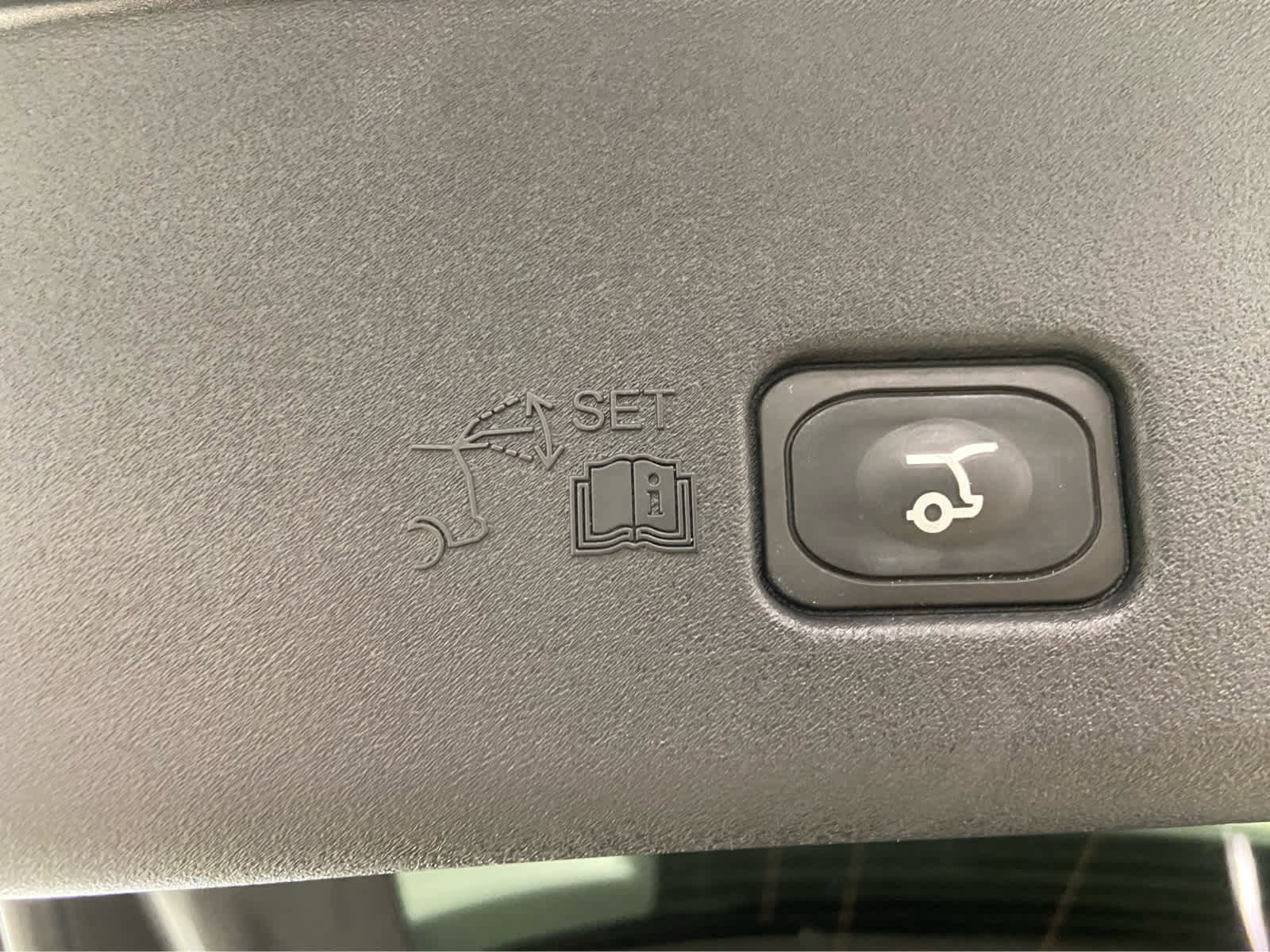 Used 2024 Lincoln Nautilus Premier w/ Equipment Group 102A image 10