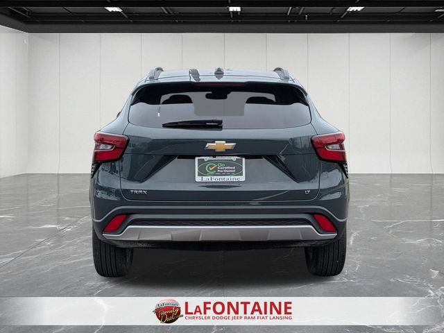 Used 2025 Chevrolet Trax LT w/ LT Convenience Package image 4
