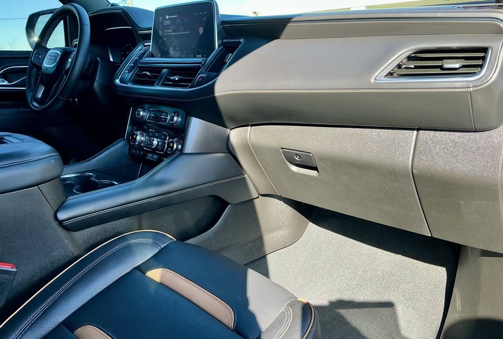 Used 2023 GMC Yukon XL AT4 image 22