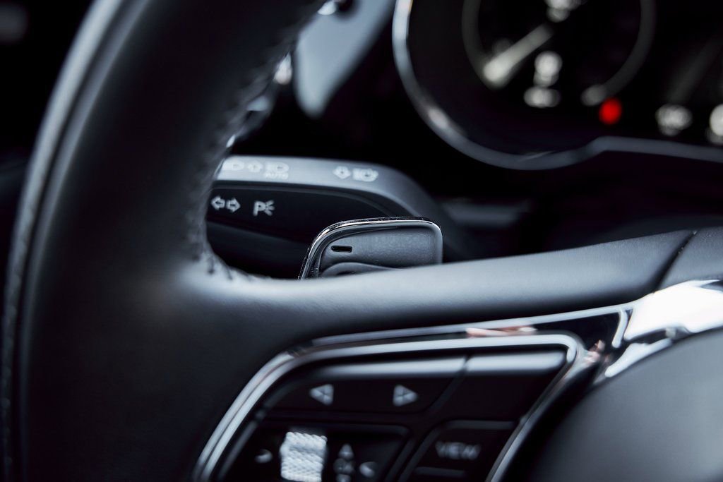 Used 2022 Bentley Bentayga image 53