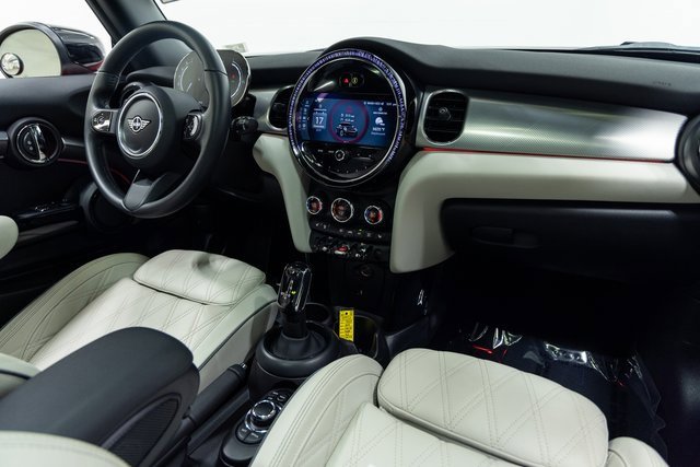 Used 2023 MINI Cooper 2-Door Hardtop w/ Signature Upholstery Package image 27