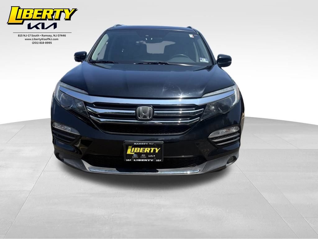 Used 2017 Honda Pilot Touring image 2