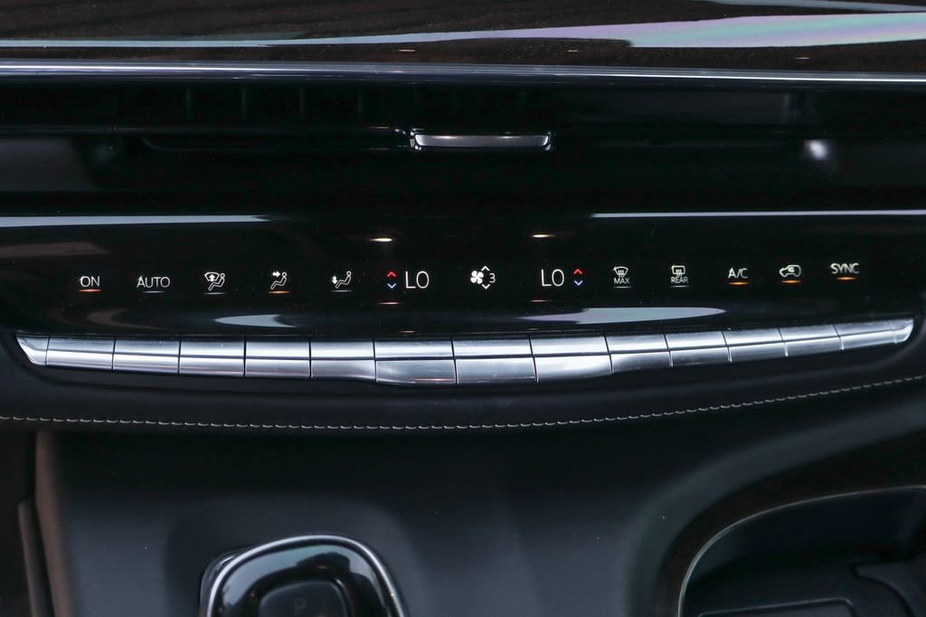 Used 2023 Cadillac Escalade Sport Platinum w/ LPO, ONYX Package AWD/4WD image 44