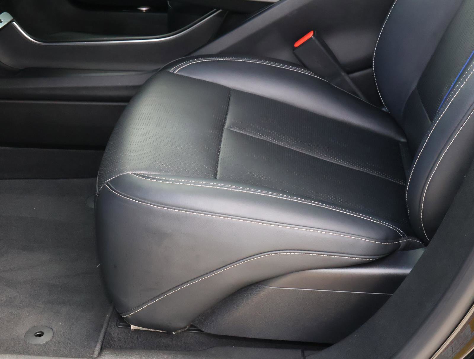 Certified 2024 Cadillac Lyriq Luxury RWD image 19