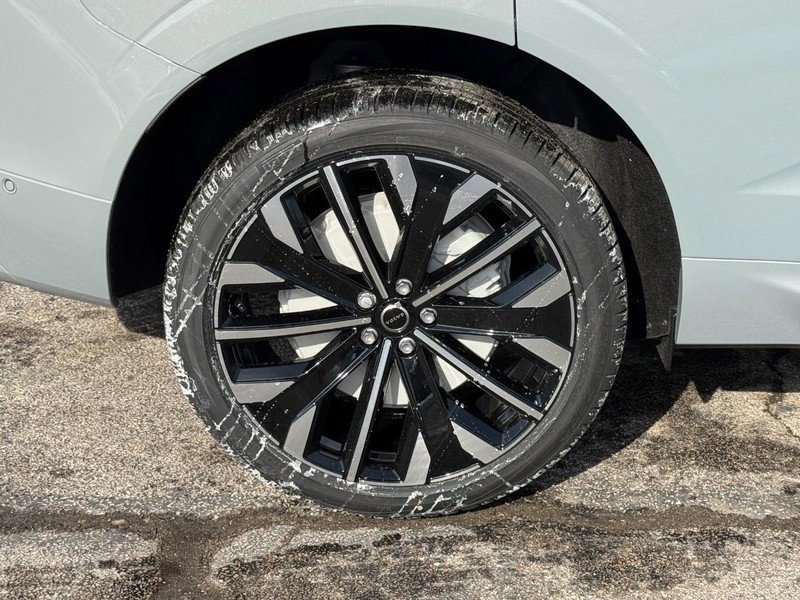 New 2026 Volvo XC60 T8 Ultra w/ Protection Package Premier image 4