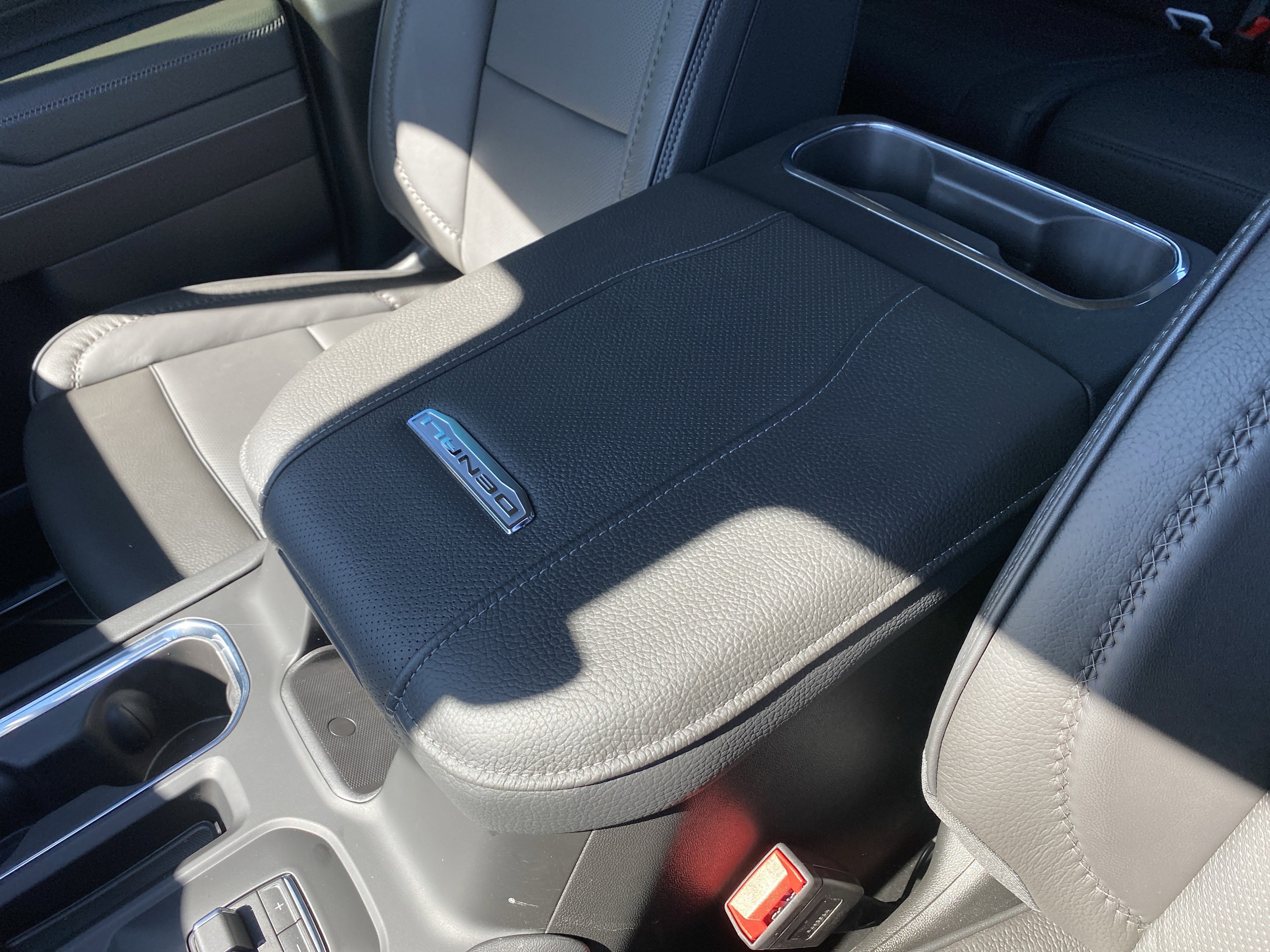 Used 2026 GMC Sierra 3500 Denali w/ Denali Reserve Package image 31