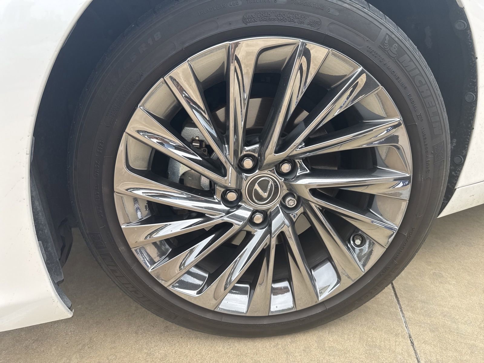 Used 2024 Lexus ES 300h w/ Technology Package image 21