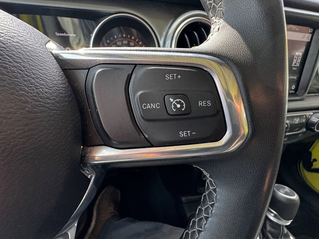 Used 2023 Jeep Wrangler Unlimited Sahara AWD/4WD image 16