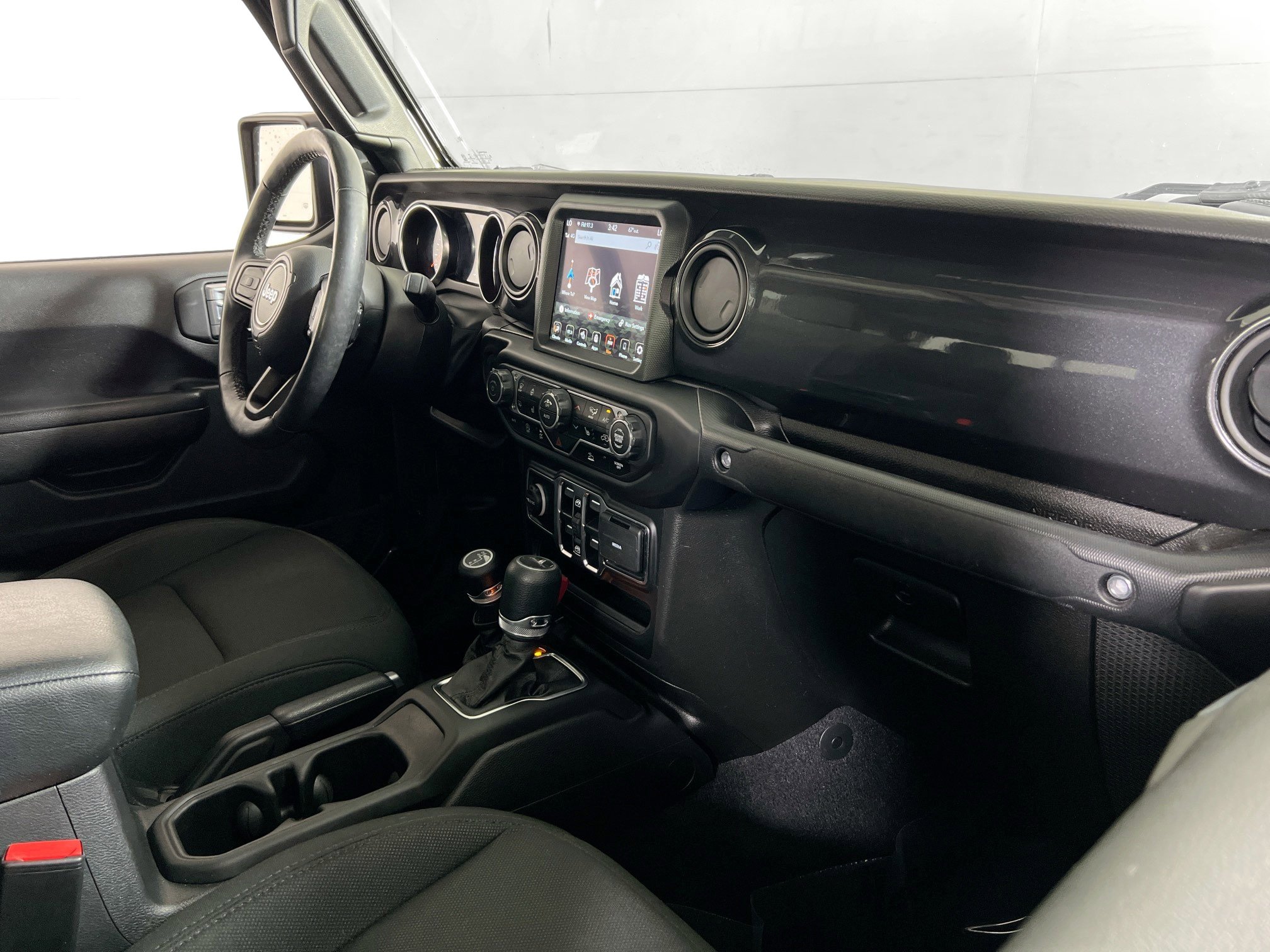 Used 2022 Jeep Gladiator Sport image 28