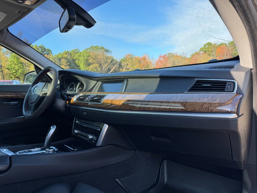 Used 2011 BMW 550i Gran Turismo xDrive image 20