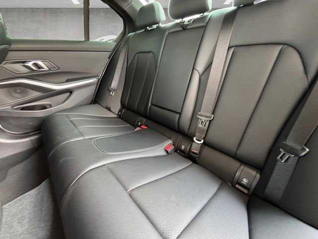Used 2024 BMW 330i Sedan w/ Convenience Package RWD image 28