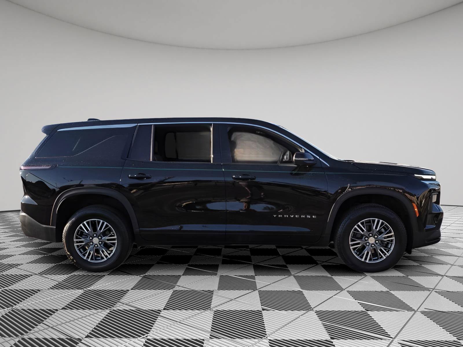 Used 2024 Chevrolet Traverse LS AWD/4WD image 8