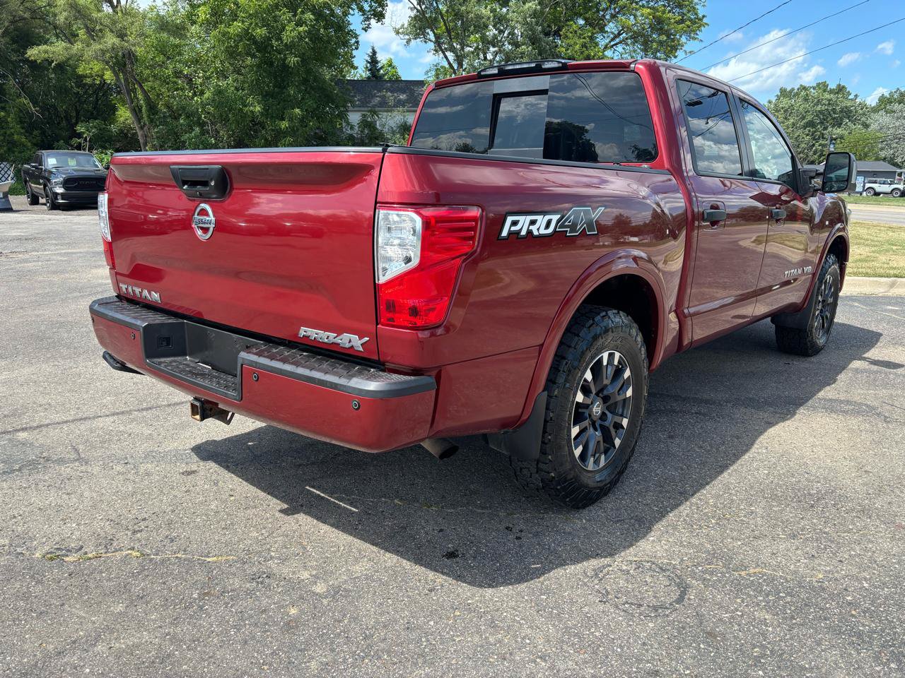 Used 2018 Nissan Titan PRO-4X AWD/4WD image 5