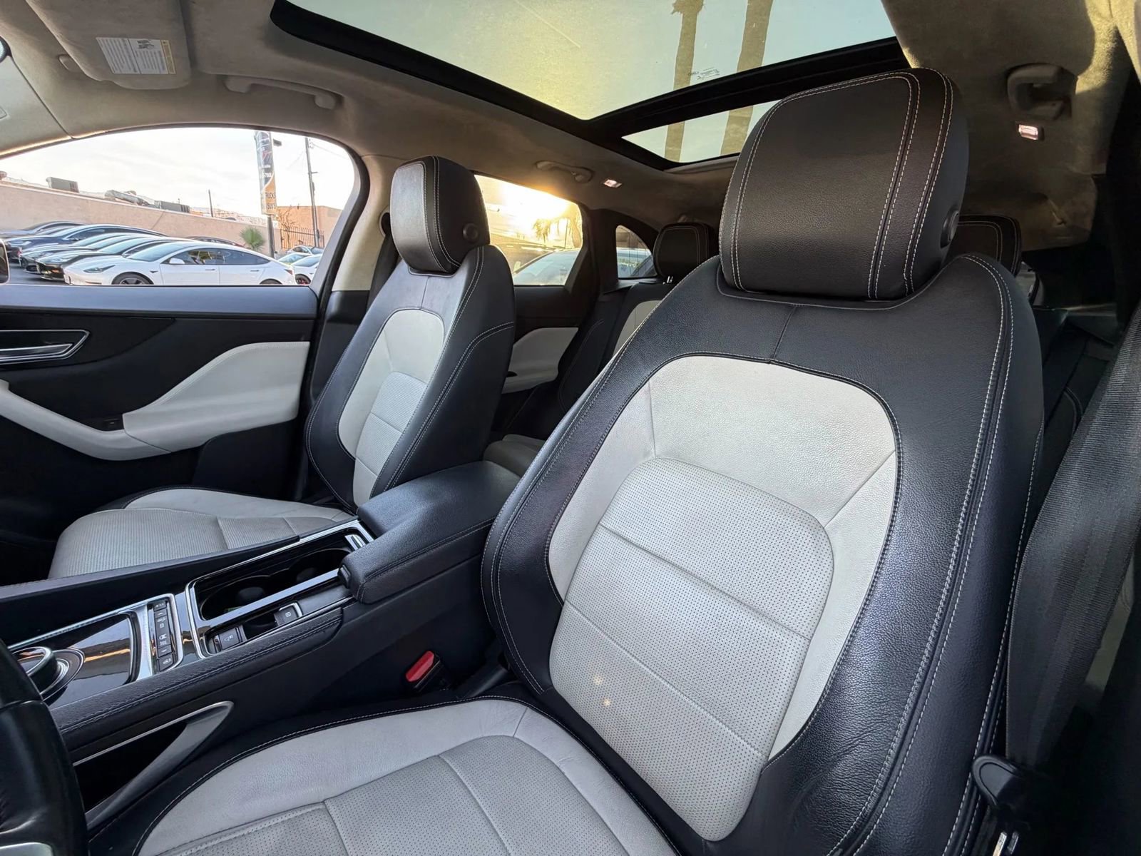 Used 2019 Jaguar F-PACE R-Sport image 11