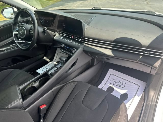Used 2023 Hyundai Elantra SEL w/ Convenience Package FWD image 14