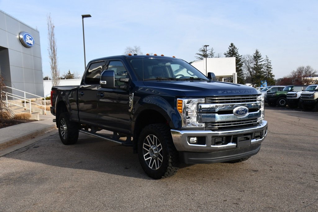 Used 2017 Ford F350 Lariat image 9