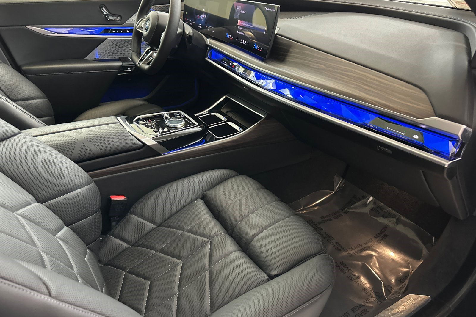 Certified 2023 BMW i7 xDrive60 w/ Executive Package 2 AWD/4WD image 31