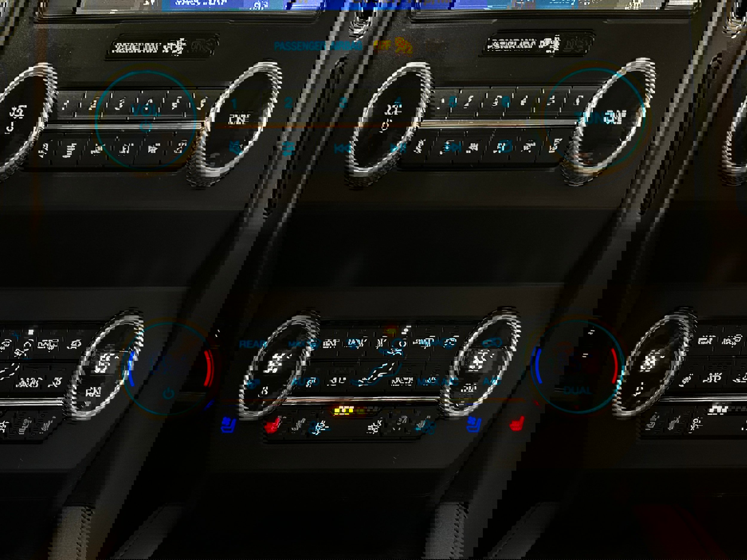 Used 2021 Ford Expedition Limited image 9