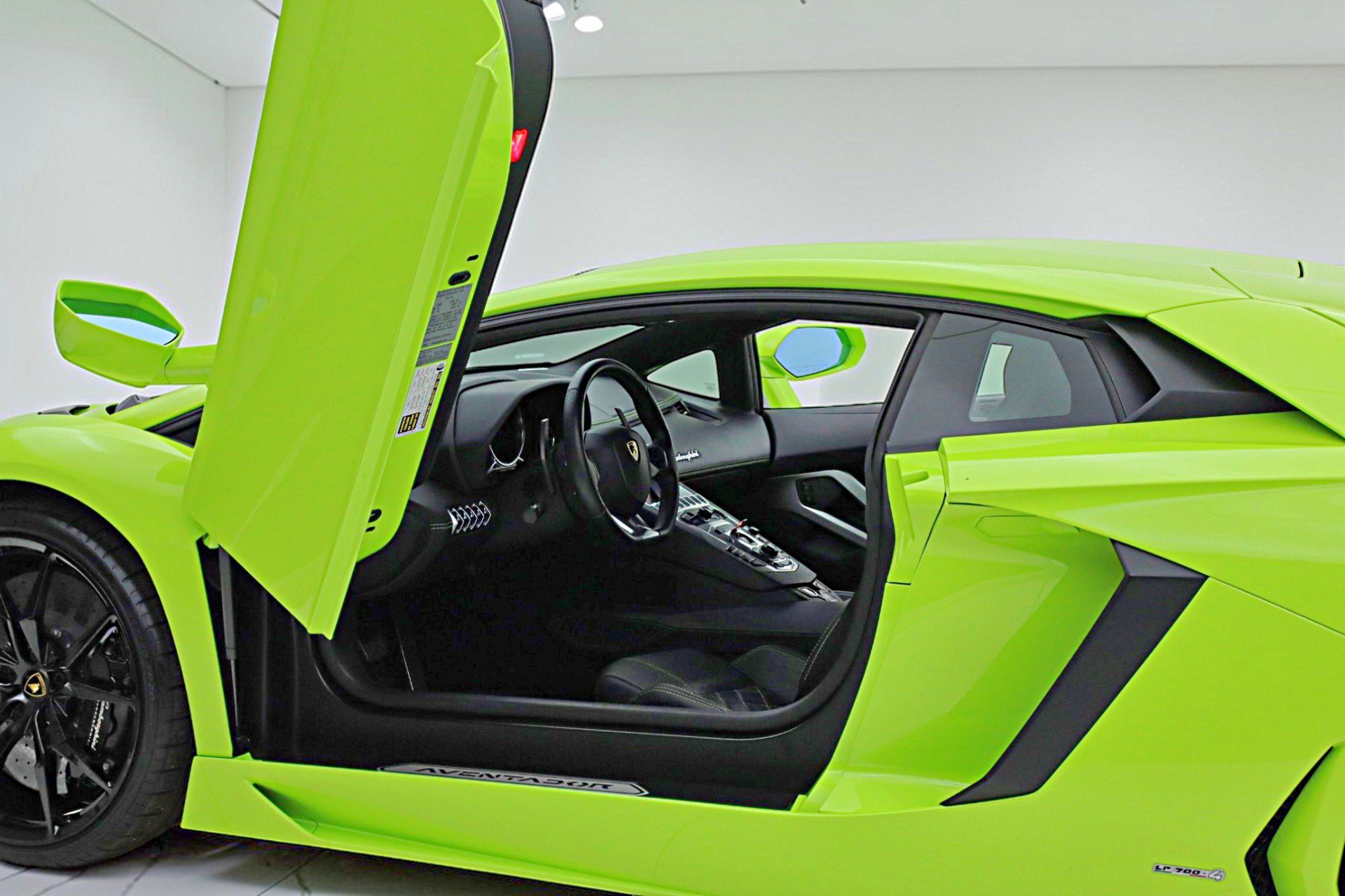 Used 2016 Lamborghini Aventador LP 700-4 image 10