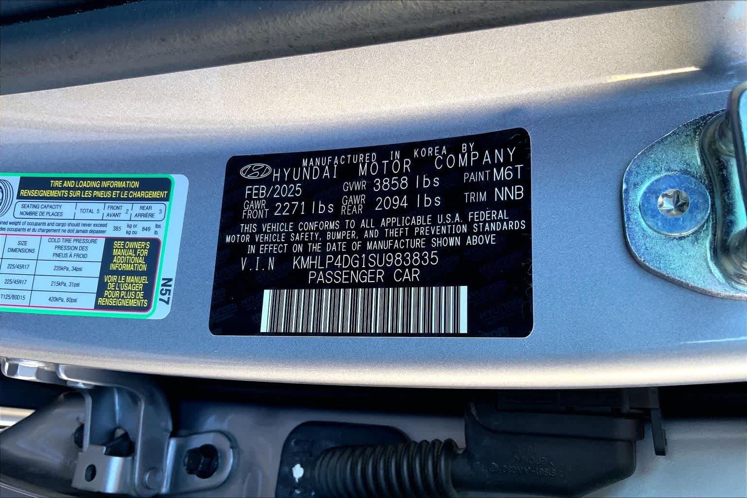 Used 2025 Hyundai Elantra Limited FWD image 34