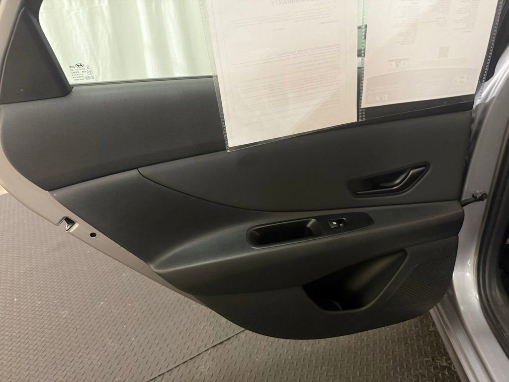 Certified 2025 Hyundai Elantra Sport w/ Cargo Package image 25