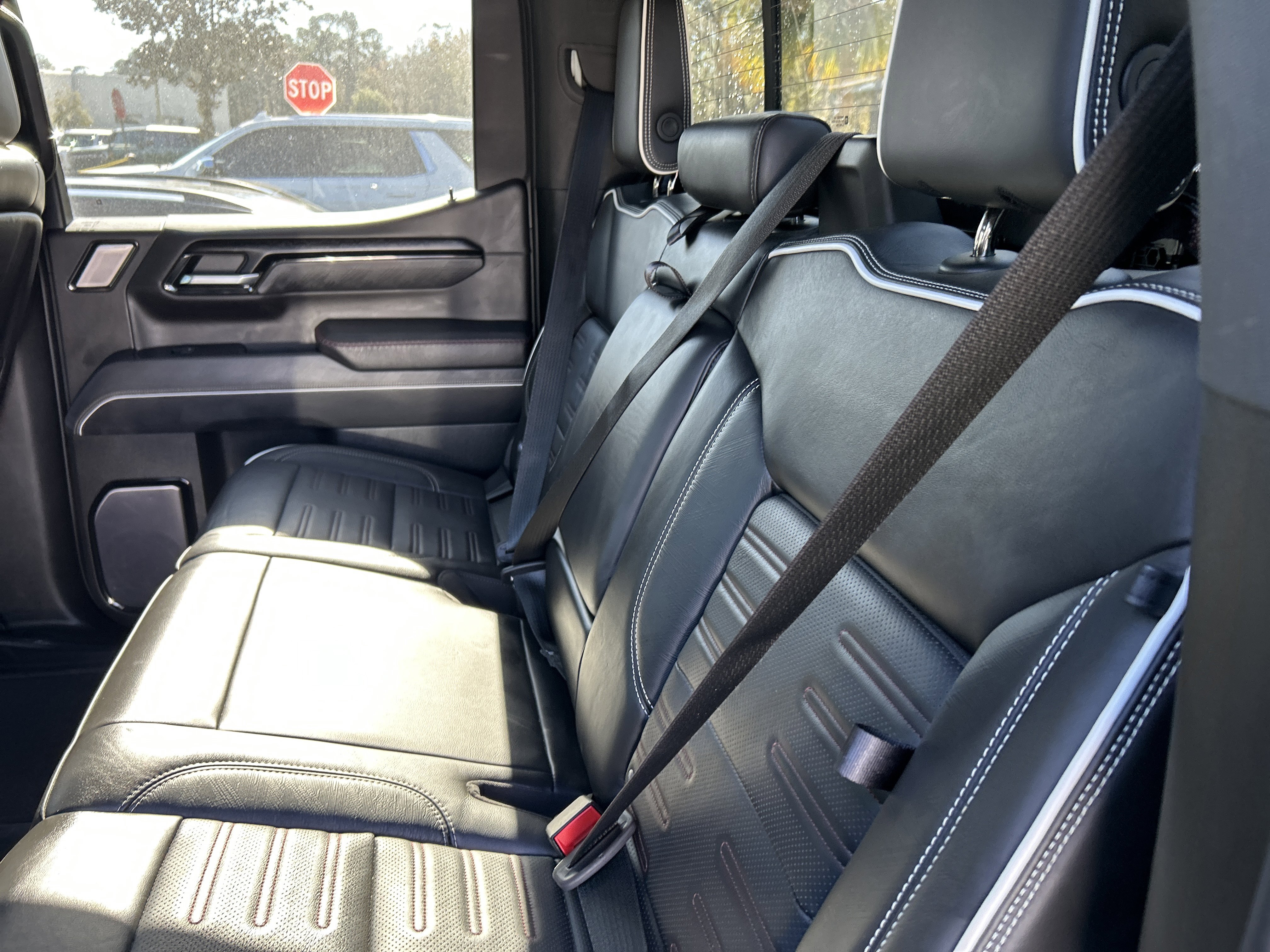 Used 2022 GMC Sierra 1500 AT4X image 18