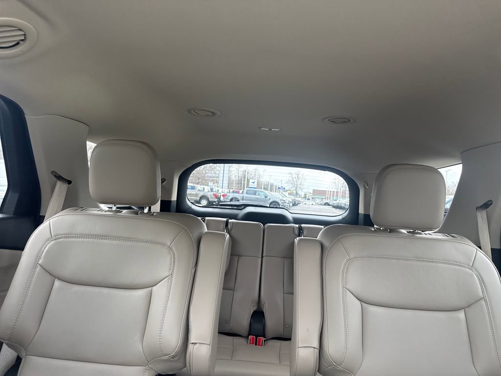 Used 2024 Ford Explorer XLT w/ Equipment Group 202A image 41