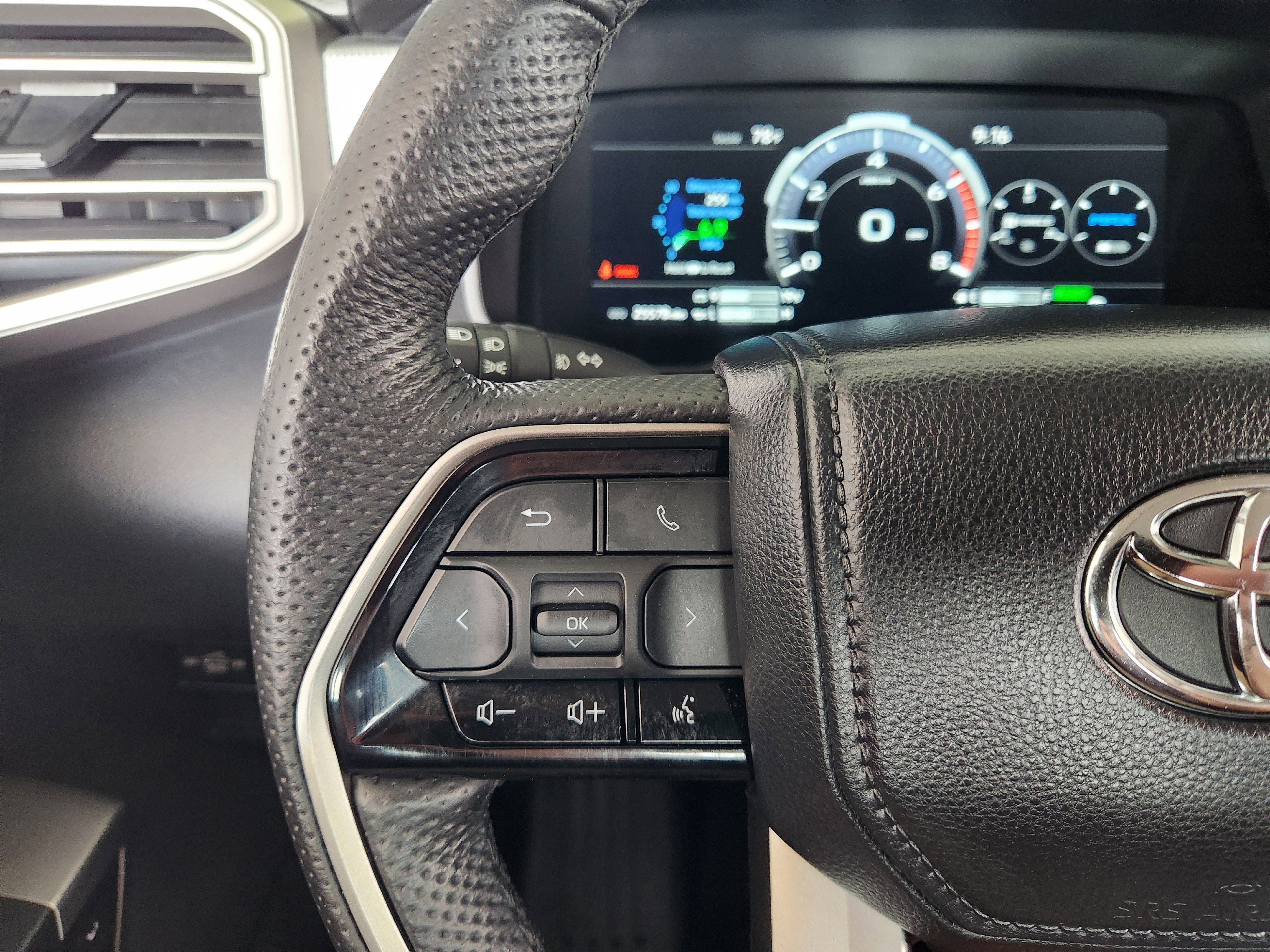 Used 2024 Toyota Tundra Limited w/ Power Package image 30