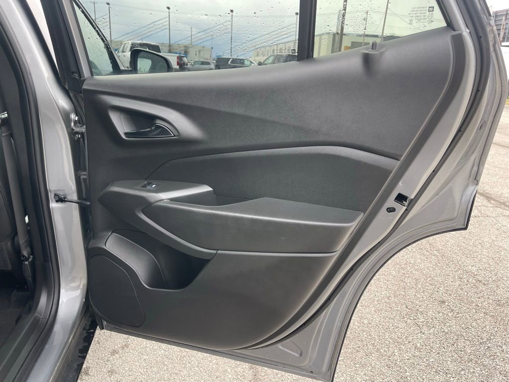 Used 2025 Chevrolet Trax RS w/ Sunroof Package image 22