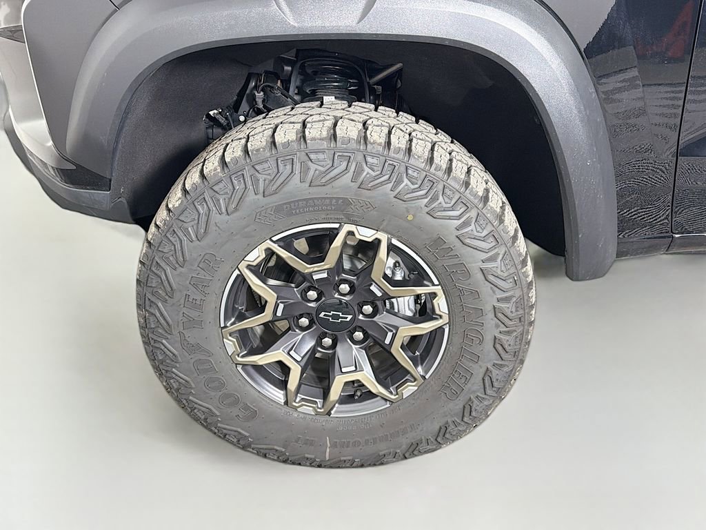 Used 2026 Chevrolet Colorado ZR2 w/ Technology Package AWD/4WD image 33
