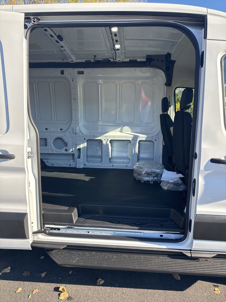 New 2026 Ford Transit 250 148 Medium Roof w/ Exterior Upgrade Package RWD image 15