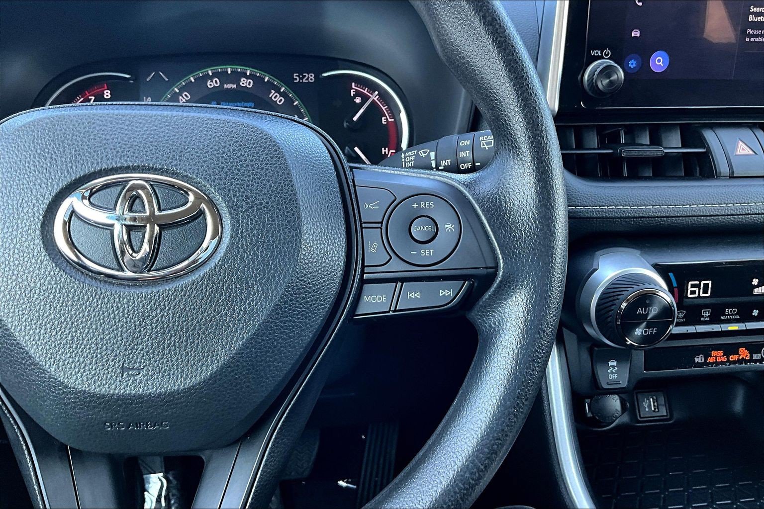 Used 2024 Toyota RAV4 XLE AWD/4WD image 20