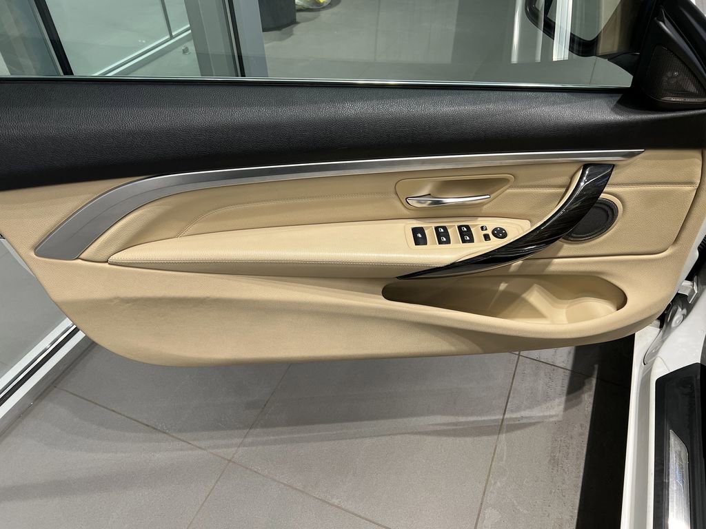 Used 2016 BMW 428i xDrive Convertible image 11