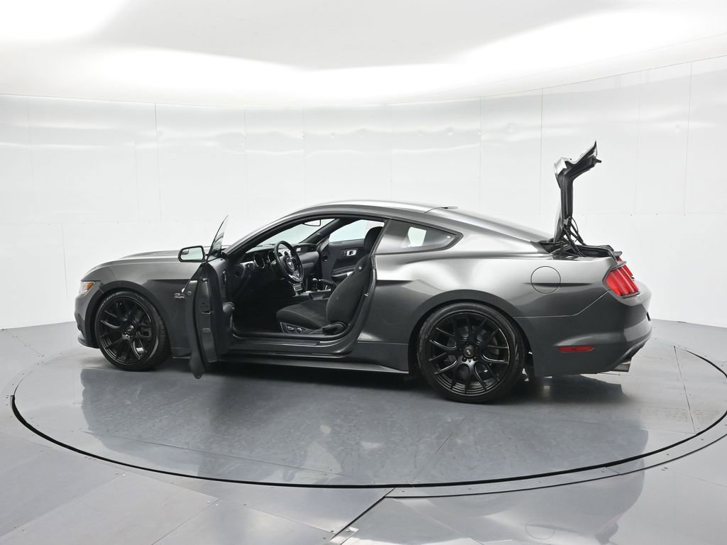 Used 2015 Ford Mustang Coupe RWD image 31