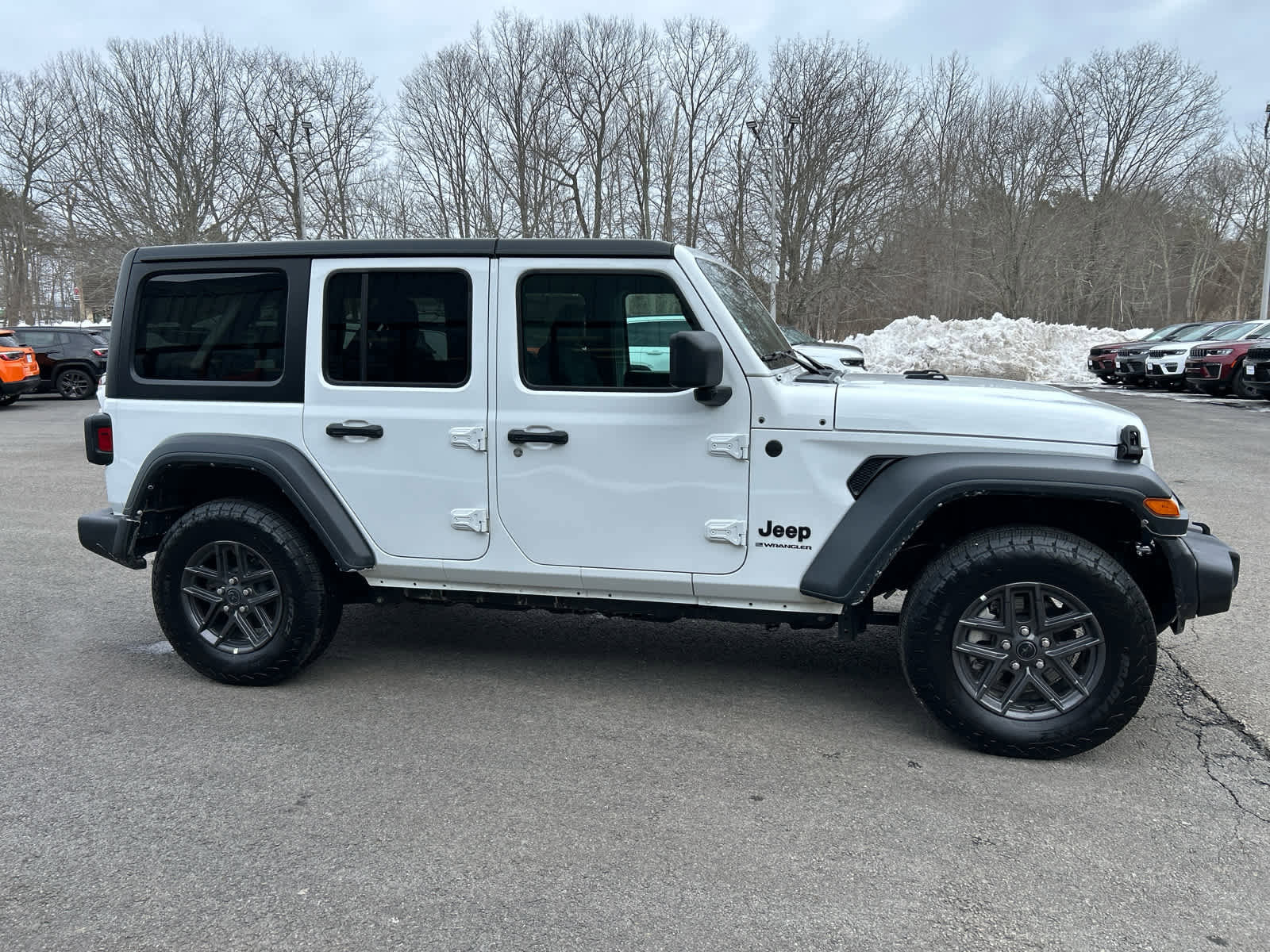 Used 2026 Jeep Wrangler Sport S image 3