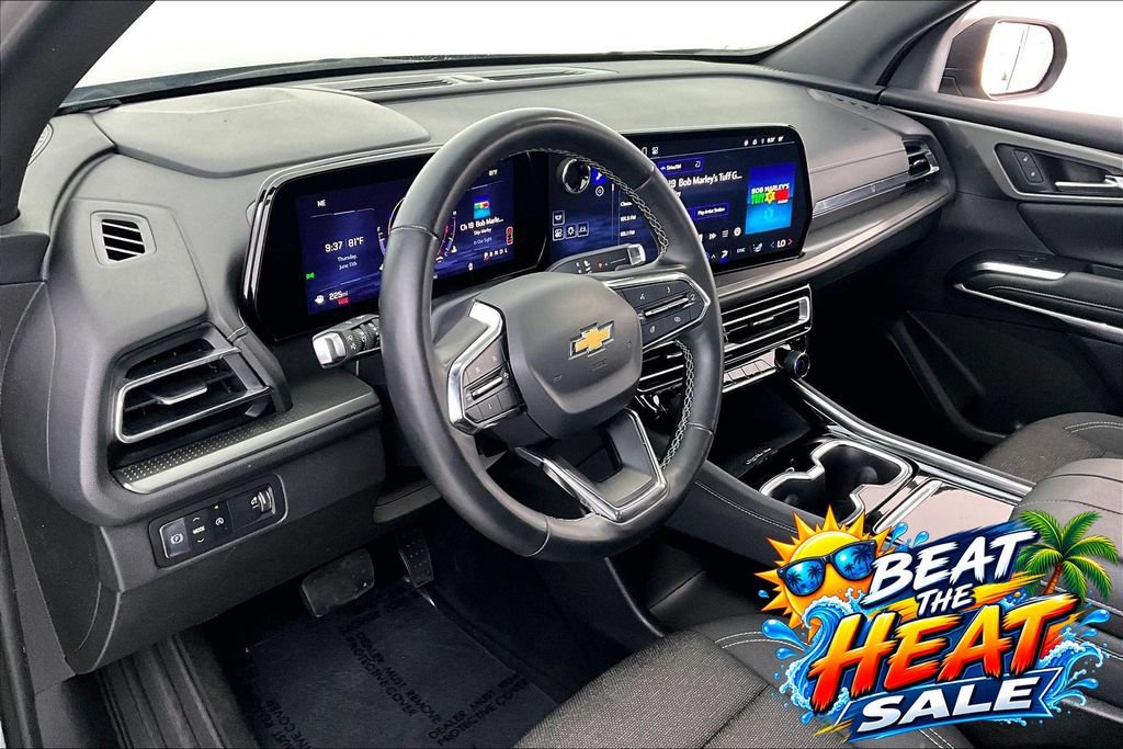 Used 2024 Chevrolet Traverse LT FWD image 16