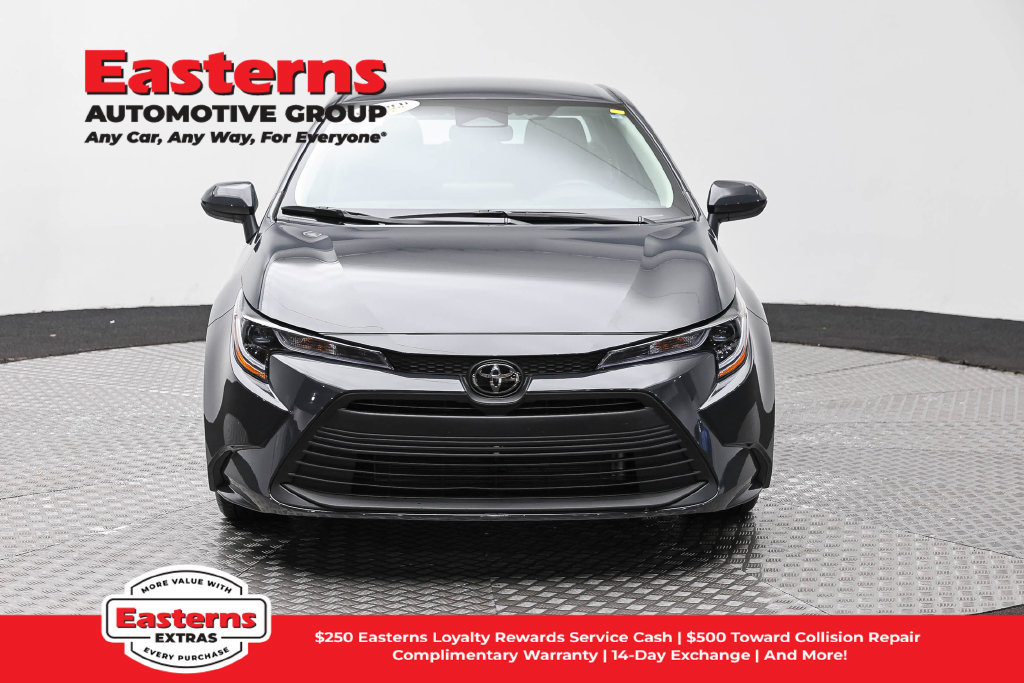 Used 2026 Toyota Corolla LE FWD image 3