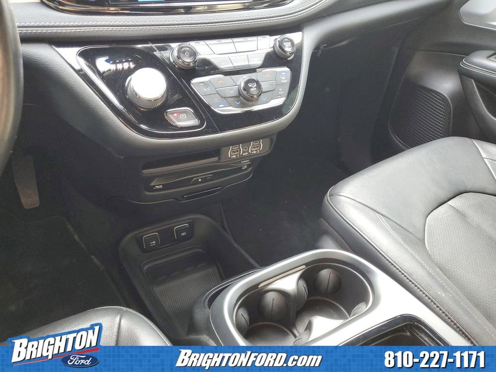 Used 2021 Chrysler Pacifica Touring-L w/ Uconnect Theater Family Group image 29