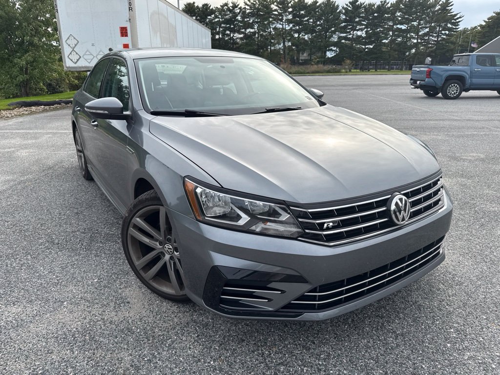 Used 2018 Volkswagen Passat 2.0T R-Line FWD image 3