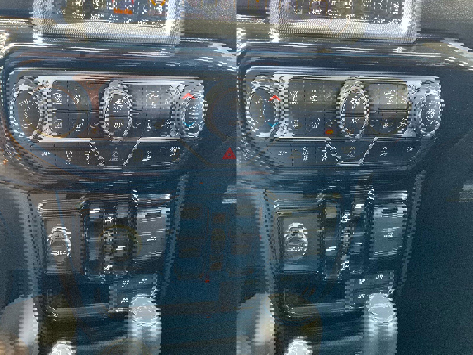 Used 2021 Jeep Gladiator Overland w/ Popular Equipment Package image 12