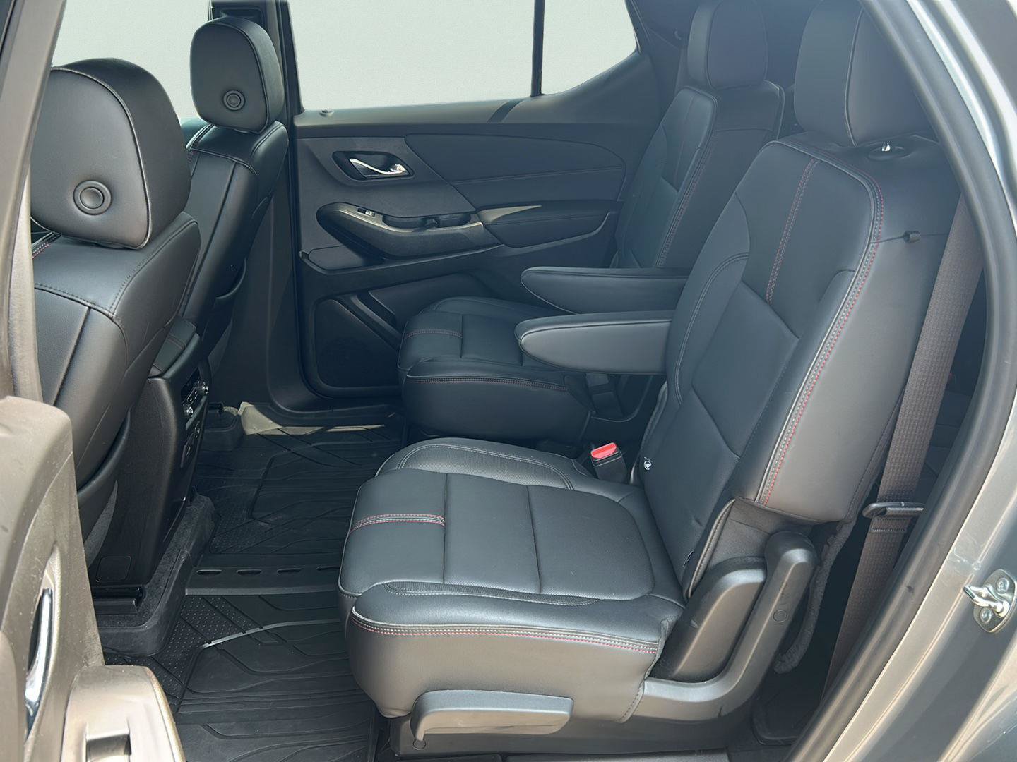 Used 2023 Chevrolet Traverse RS w/ LPO, Floor Liner Package AWD/4WD image 18