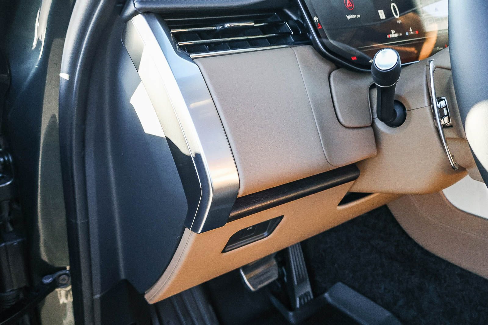 New 2026 Land Rover Range Rover SE image 34